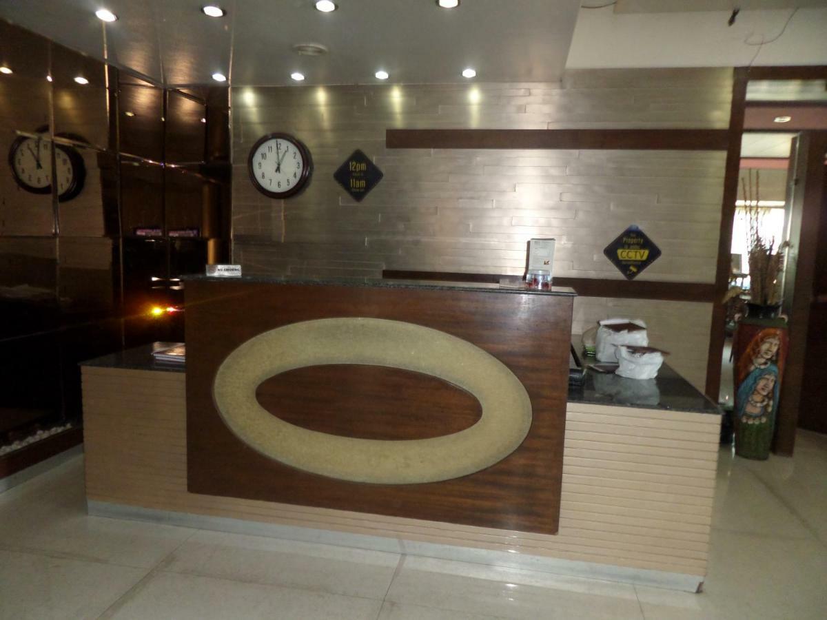 Matrix Inn Пуна Экстерьер фото
